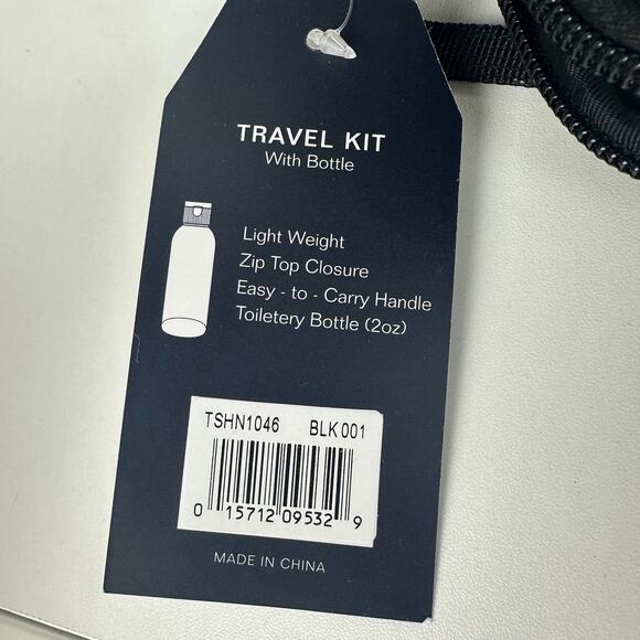 NWT Penguin Mens Faux Leather Zip Top Closure Portable Handle Black Travel Kit - Picture 4 of 4